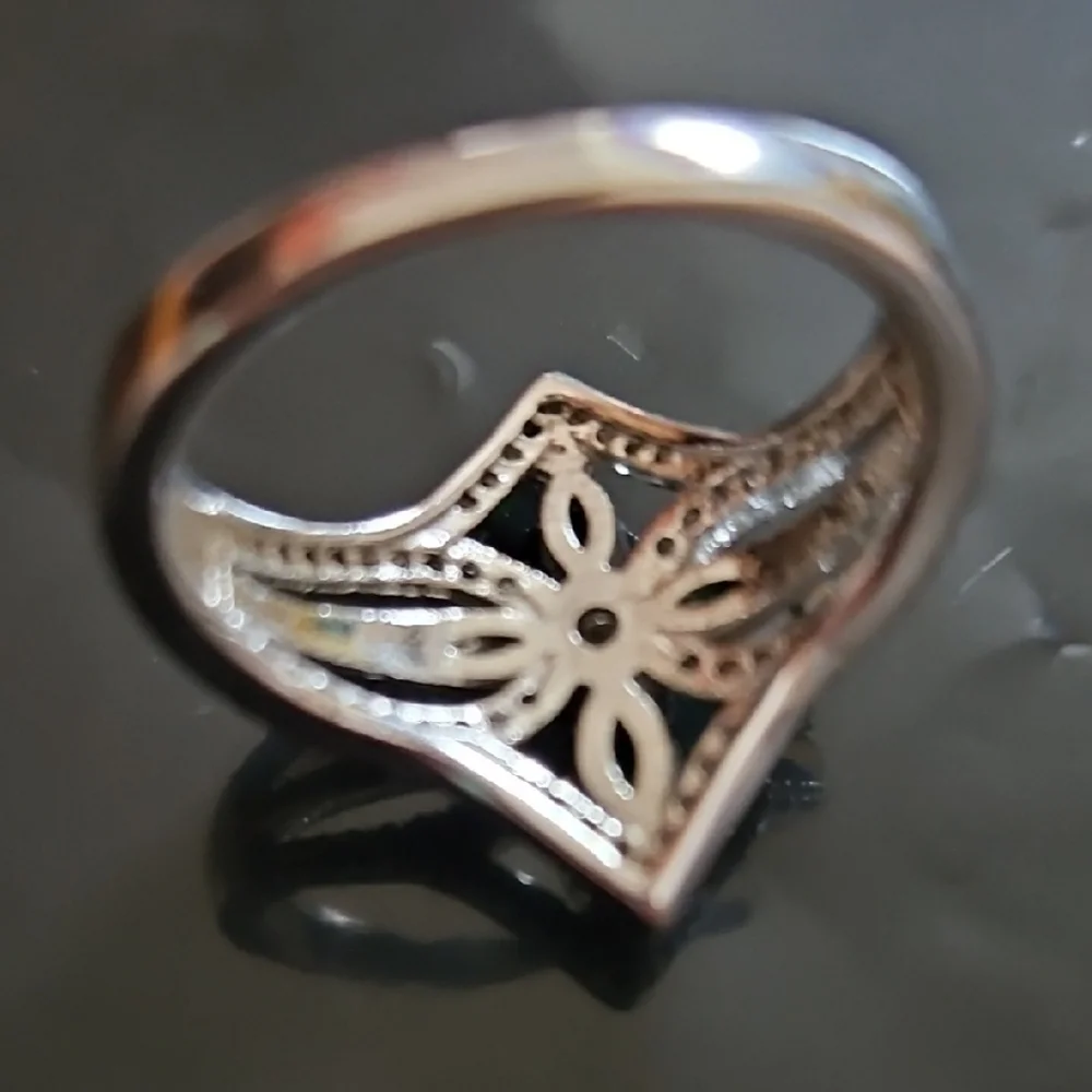 925 Sterling Silver and Green Gemstone Ring, Sz 7